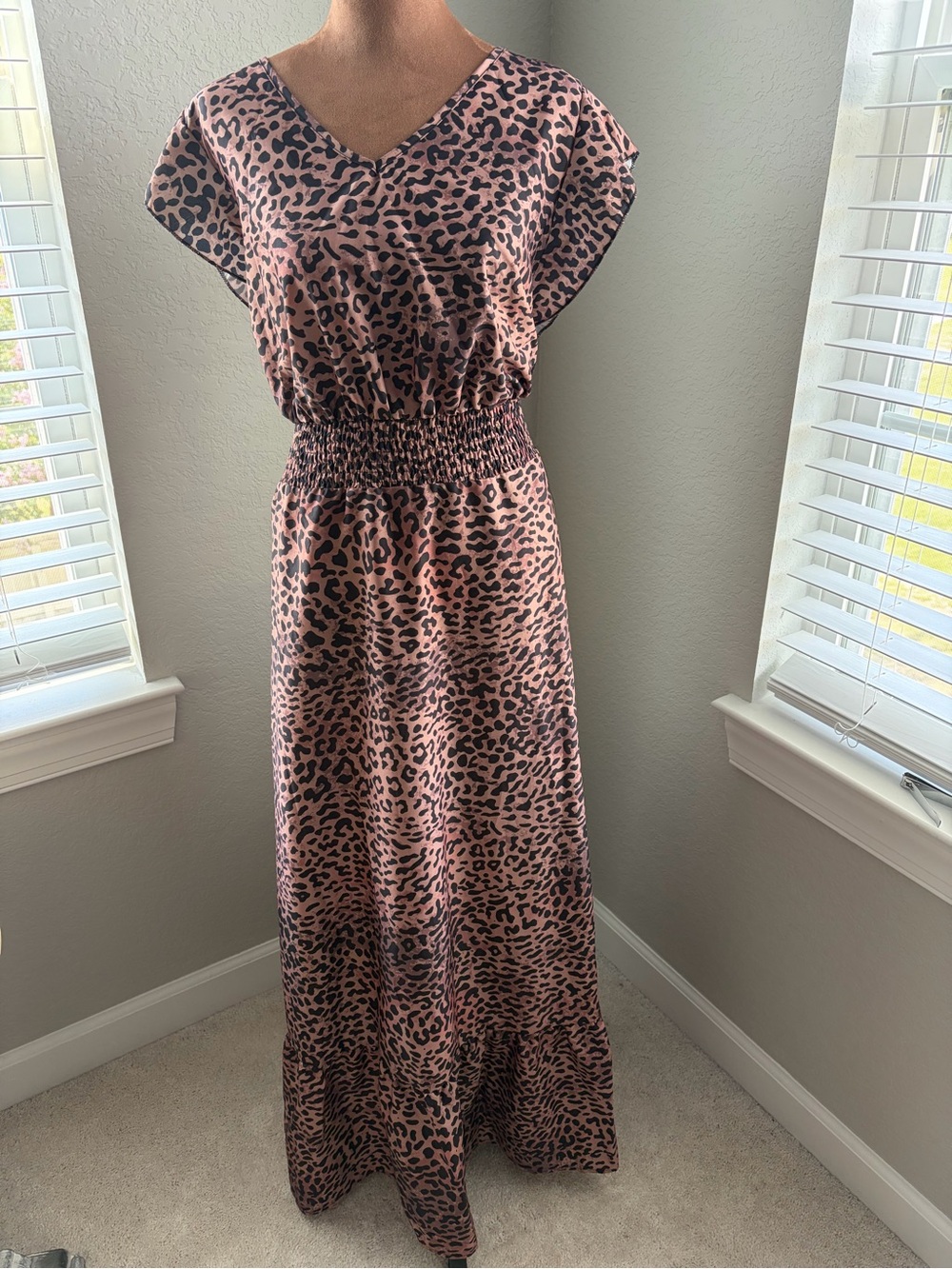 SHEIN Pink Leopard Print V-Neck Maxi Dress with Smocked Waist